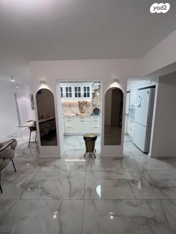 דירת גן, נאות יצחק, לוד