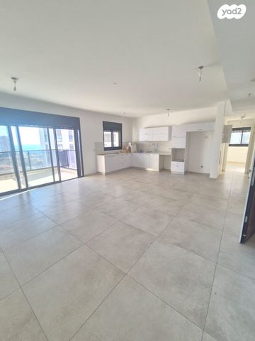 אמנון ליפקין שחק 