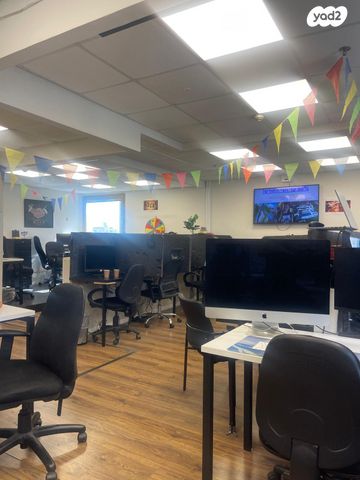 משרדים, בורסה, רמת גן