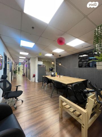 משרדים, בורסה, רמת גן