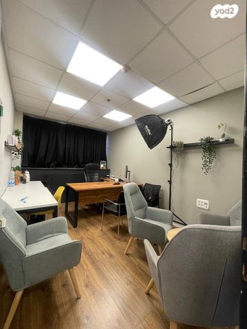 משרדים, בורסה, רמת גן