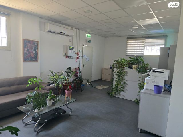 מבני תעשיה, אופקים