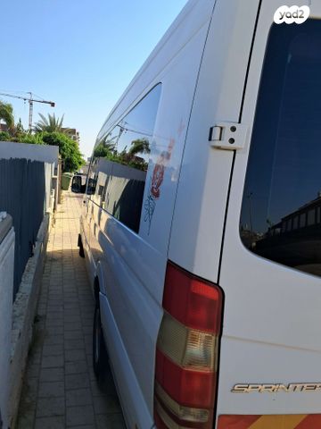 מודעת רכב מרצדס-בנץ ספרינטר