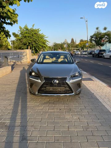 מודעת רכב לקסוס NX 1