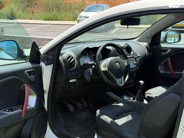 אלפא רומיאו מיטו