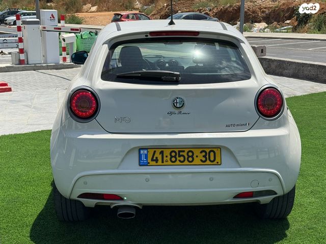 אלפא רומיאו מיטו