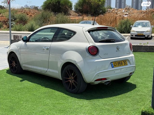 אלפא רומיאו מיטו