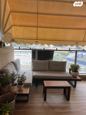 דירה, הר הצופים 25, רחובות ההולנדית, רחובות