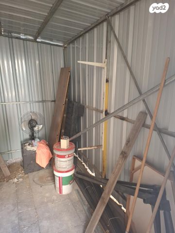 מחסן, אחד העם 7, המרכז השקט / מרכז העיר, פתח תקווה