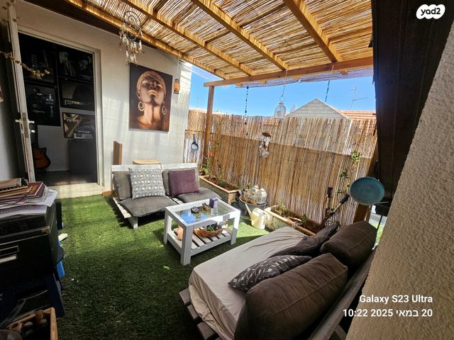 דו משפחתי, בית דגן