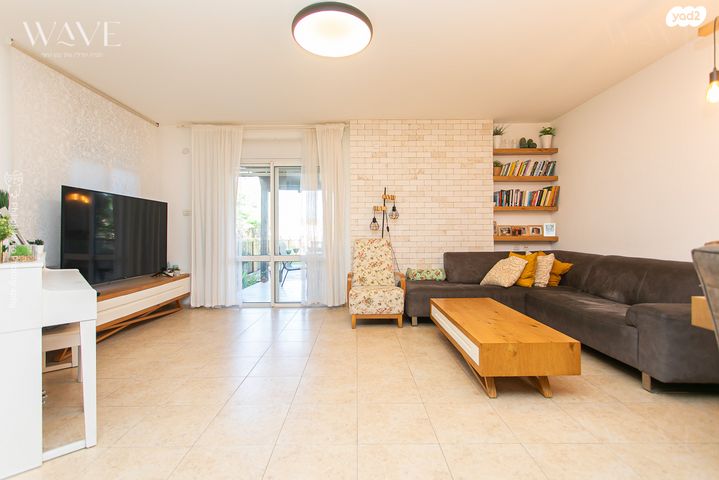 דו משפחתי, חופית, חופית, עתלית