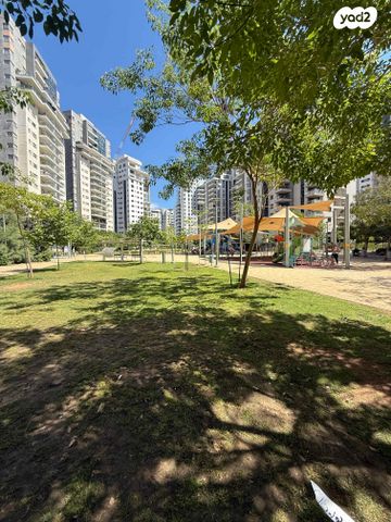 דירה, גולדה מאיר 6, מתחם 1200, הוד השרון