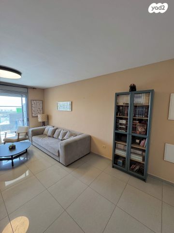 דירה, נחום סנה, רמות הרכס, באר שבע