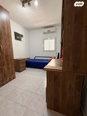 דירה, הגדוד העברי, רמב"ם, ראשון לציון