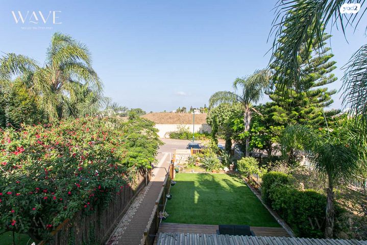 דו משפחתי, חופית, חופית, עתלית