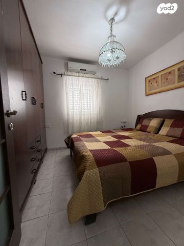 דירה, הגדוד העברי, רמב"ם, ראשון לציון