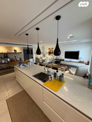 דירה, גולדה מאיר 6, מתחם 1200, הוד השרון