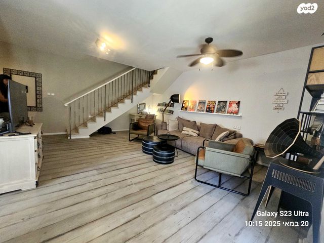 דו משפחתי, בית דגן