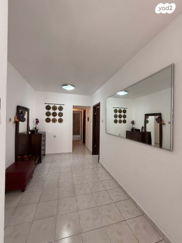 דירה, הגדוד העברי, רמב"ם, ראשון לציון