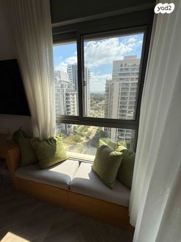 דירה, גולדה מאיר 6, מתחם 1200, הוד השרון