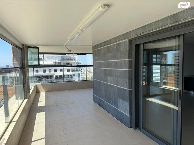 גג/ פנטהאוז, מתחם מרכזי, גני תקווה