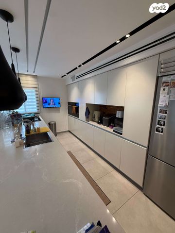 דירה, גולדה מאיר 6, מתחם 1200, הוד השרון