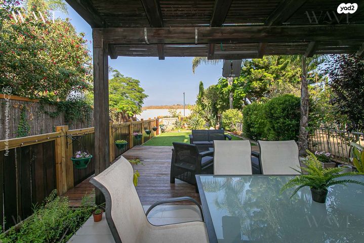 דו משפחתי, חופית, חופית, עתלית