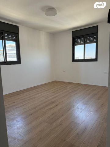 גג/ פנטהאוז, מתחם מרכזי, גני תקווה