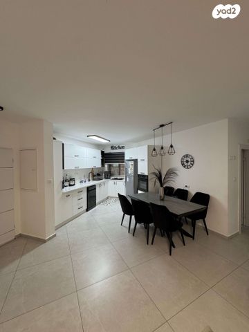 דירת גן, רמות הרכס, באר שבע