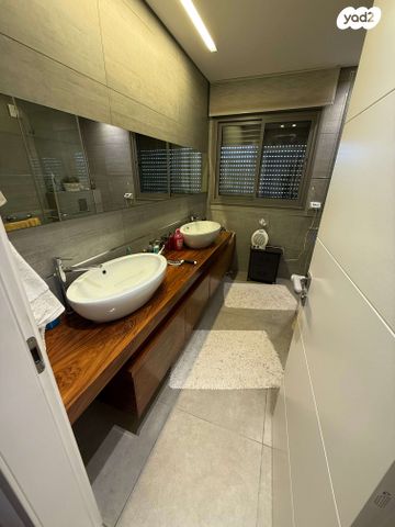 דירה, גולדה מאיר 6, מתחם 1200, הוד השרון