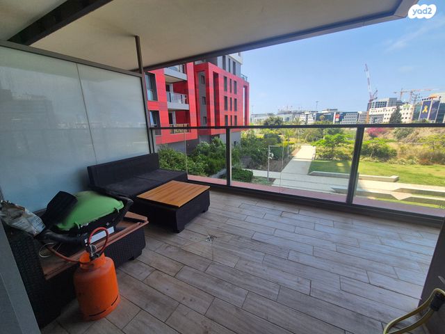 דירה, הרצליה