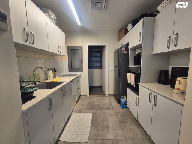 דירה, הרצליה