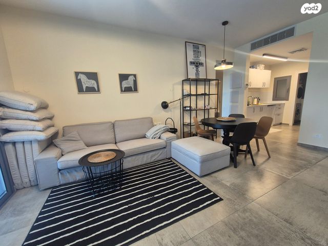 דירה, הרצליה