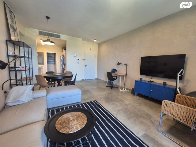 דירה, הרצליה