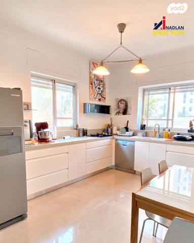 דו משפחתי, היובל, אור עקיבא