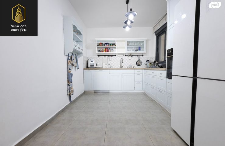 דירה, אלפי מנשה