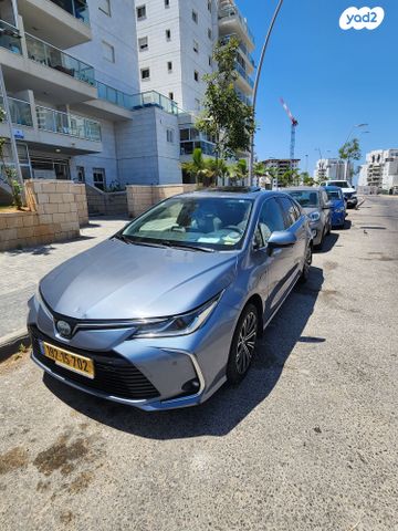 קורולה Executive היברידי אוט׳ סדאן 4 דל 1.8 (122 כ״ס)