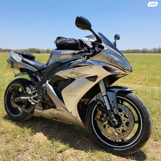 מודעת רכב ימאהה YZF-R1