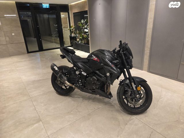 סוזוקי GSXS750