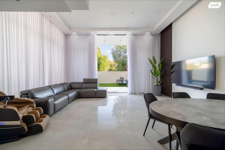 שמואל יבניאלי 17