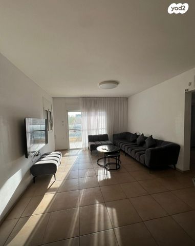 שדרות טום לנטוס 25