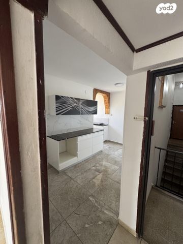 דירה, ששת הימים 238, הראשונים, שלומי