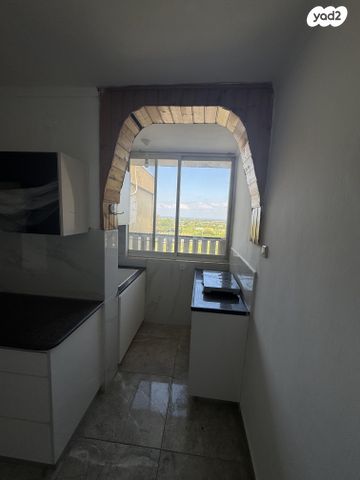 דירה, ששת הימים 238, הראשונים, שלומי