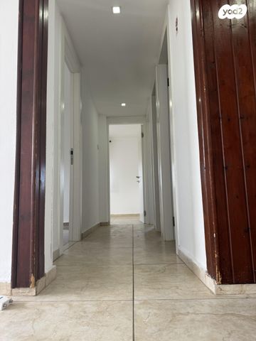 דירה, ששת הימים 238, הראשונים, שלומי