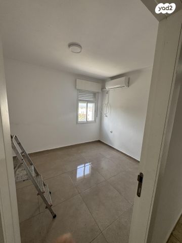 דירה, ששת הימים 238, הראשונים, שלומי