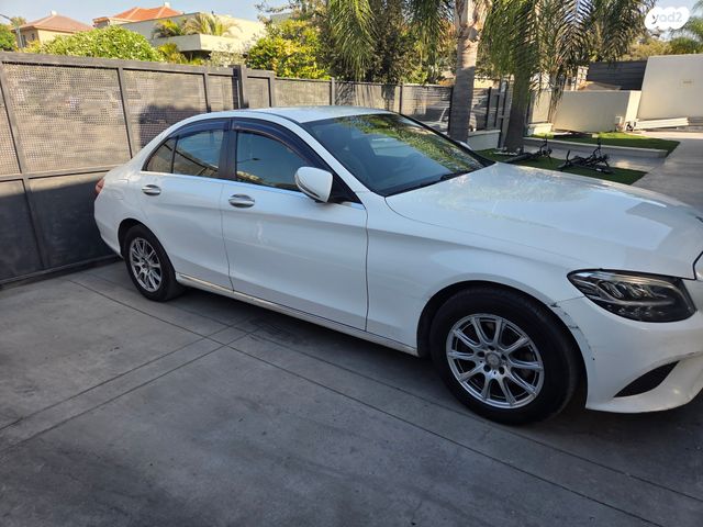 מודעת רכב מרצדס-בנץ C-class