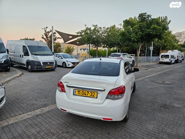 מודעת רכב מיצובישי אטראז'