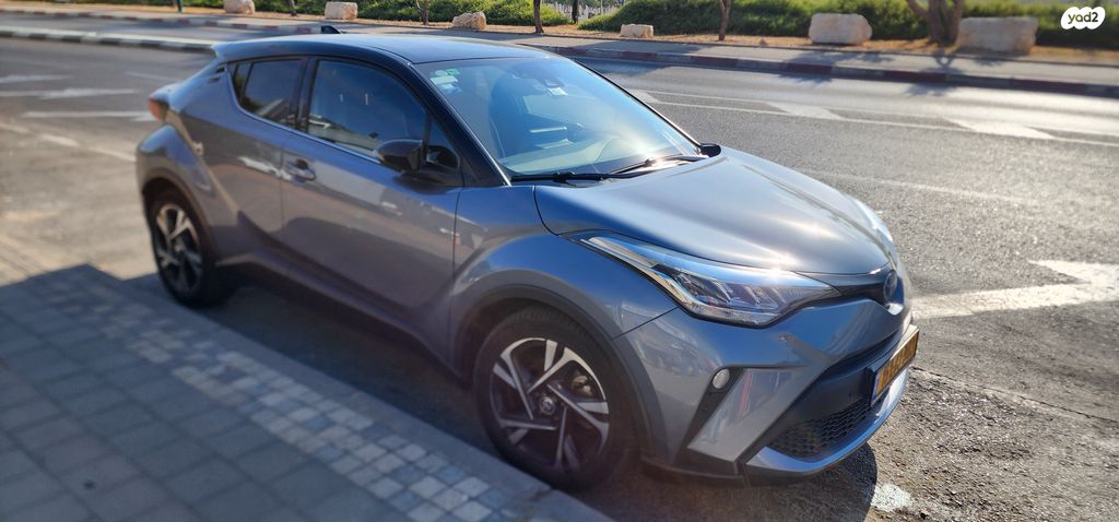 מודעת רכב טויוטה C-HR