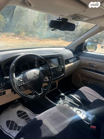 מיצובישי אאוטלנדר