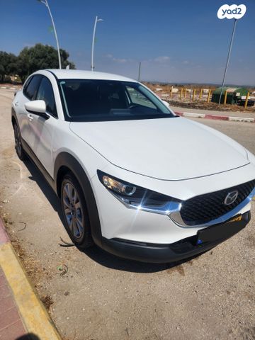 מודעת רכב מאזדה CX-30